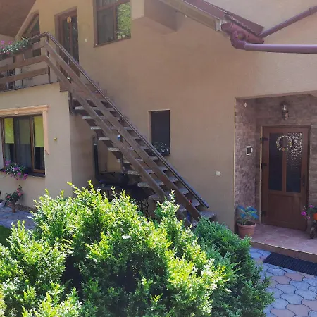 Деревянный коттедж комфортный